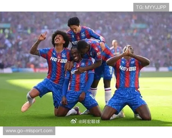 水晶宫3-1大胜阿尔克马尔，萨尔梅开二度重拾锋芒，水晶宫1-4切尔西